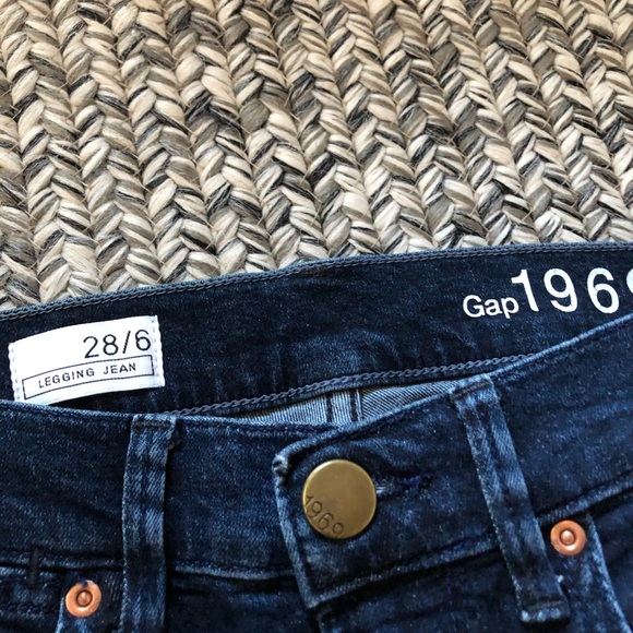 Gap Skinny Jeans - Picture 2 of 2